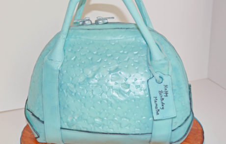 Handbag-Sculpted-Cake